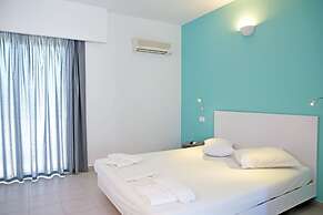 Hillside Studios & Apartments