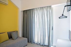 Hillside Studios & Apartments