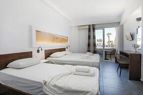 Hillside Studios & Apartments