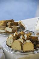 Hillside Studios & Apartments