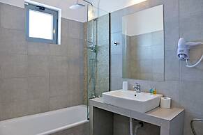 Hillside Studios & Apartments