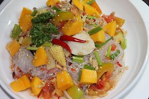 Deep Forest Garden Hotel