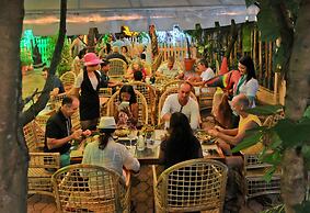 Deep Forest Garden Hotel