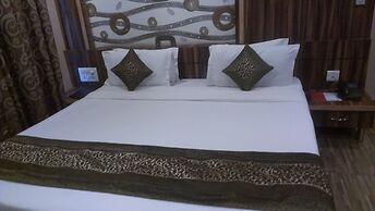 The Royal Melange Beacon