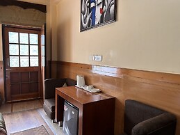 Hotel Gandhi's Paradise