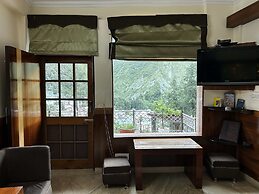 Hotel Gandhi's Paradise