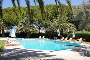 Niki Hotel Apartments