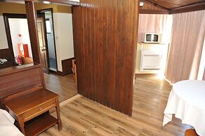 Niki Hotel Apartments