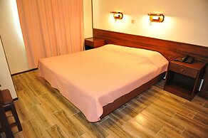 Niki Hotel Apartments