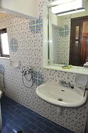 Niki Hotel Apartments