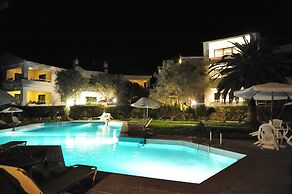 Niki Hotel Apartments