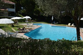 Niki Hotel Apartments