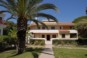 Niki Hotel Apartments