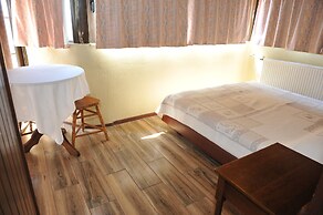 Niki Hotel Apartments