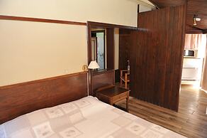 Niki Hotel Apartments