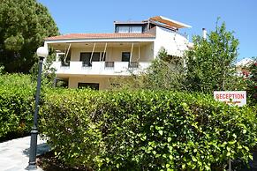 Niki Hotel Apartments