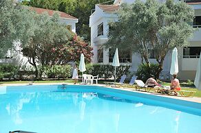 Niki Hotel Apartments