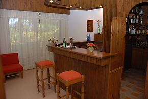 Niki Hotel Apartments