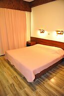 Niki Hotel Apartments