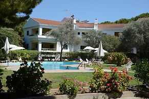 Niki Hotel Apartments