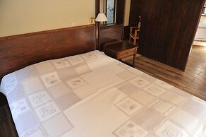 Niki Hotel Apartments