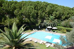 Niki Hotel Apartments