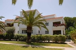 Niki Hotel Apartments