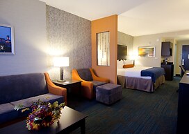 Holiday Inn Express Hotel & Suites Knoxville West -Papermill, an IHG H