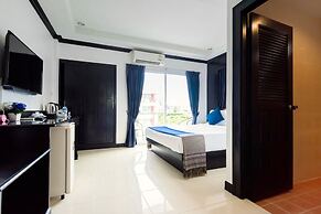 Hallo Patong Hotel & Restaurant