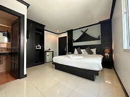 Hallo Patong Hotel & Restaurant