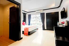 Hallo Patong Hotel & Restaurant