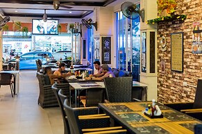 Hallo Patong Hotel & Restaurant