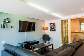 Hallo Patong Hotel & Restaurant