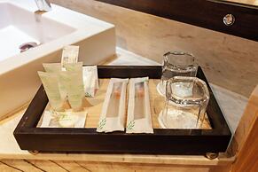 Thanthip Beach Resort