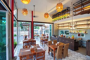 Thanthip Beach Resort