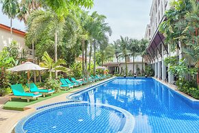 Thanthip Beach Resort