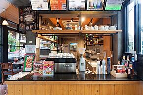 Thanthip Beach Resort