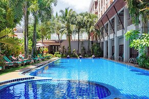 Thanthip Beach Resort