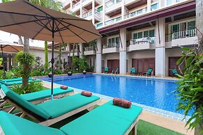 Thanthip Beach Resort