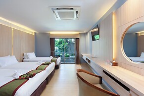 Thanthip Beach Resort