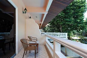 Thanthip Beach Resort