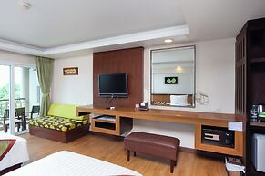 Thanthip Beach Resort