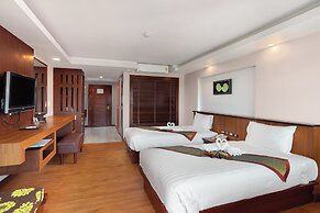 Thanthip Beach Resort