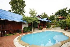 Tharathip Resort