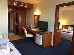 Hadyai Golden Crown Hotel