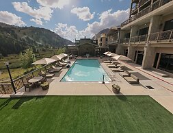 The Snowpine Lodge