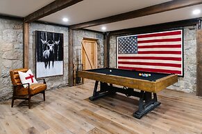 The Snowpine Lodge
