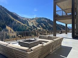 The Snowpine Lodge