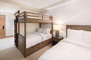 The Snowpine Lodge