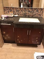 Jing'an Ziyuan Apartment